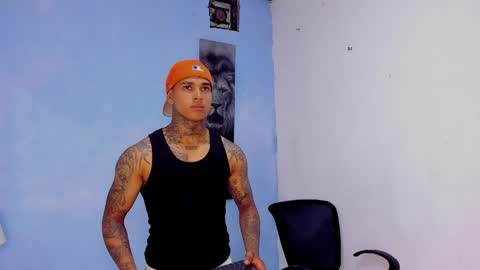 tyler_bell_ online show from May 2026 02:17:01 AM
