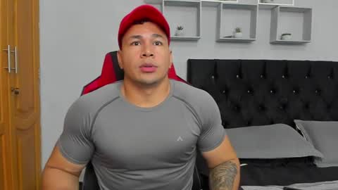 tyler_hank1 online show from June 2026 10:41:02 PM