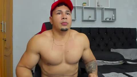 tyler_hank1 online show from July 2026 11:12:02 PM