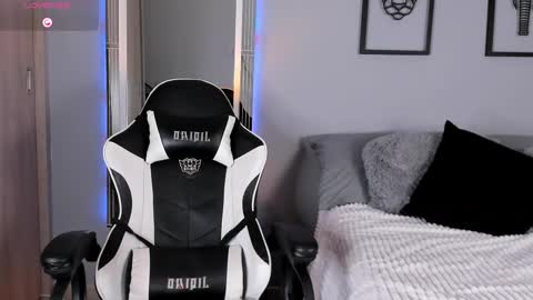 Snapshot of tyler_muscle chatting on March 2025 05:27:02 AM David online show from March 2025 05:27:02 AM