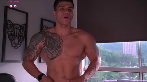 Snapshot of tyler_muscle chatting on September 2025 09:59:02 PM David online show from September 2025 09:59:02 PM