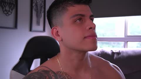 Snapshot of tyler_muscle chatting on September 2025 07:38:01 PM David online show from September 2025 07:38:01 PM