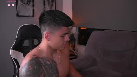 Snapshot of tyler_muscle chatting on October 2025 02:33:01 AM David online show from October 2025 02:33:01 AM