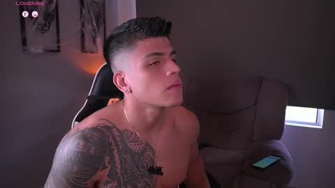 Snapshot of tyler_muscle chatting on October 2025 01:39:01 PM David online show from October 2025 01:39:01 PM