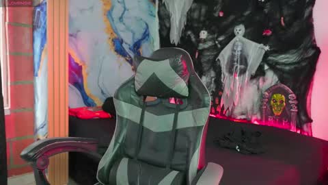 Tyler online show from October 2025 08:40:02 PM