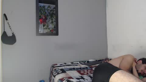 Snapshot of tyler_y_luna chatting on January 2025 06:26:01 AM Tyler y Luna online show from January 2025 06:26:01 AM