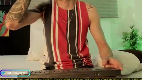 tylergiuseppe_ online show from September 2025 12:32:01 AM