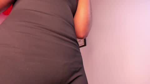 Snapshot of tylla_ chatting on March 2025 03:08:02 AM online show from March 2025 03:08:02 AM