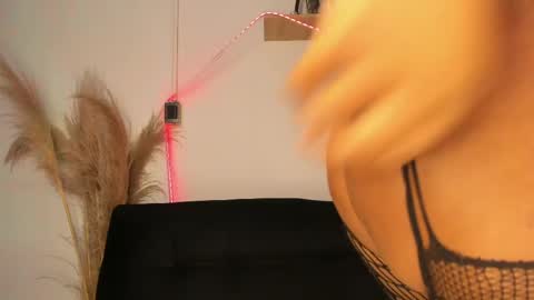tylla__ online show from April 2026 08:50:01 PM
