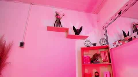 tylla__ online show from May 2026 08:49:01 PM