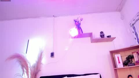 tylla__ online show from May 2026 05:21:02 PM