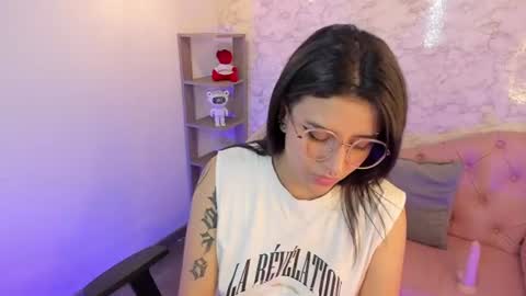 tynasanders online show from July 2026 07:39:01 PM