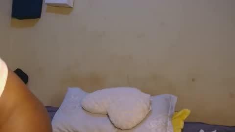 tynniee online show from May 2026 10:27:02 PM