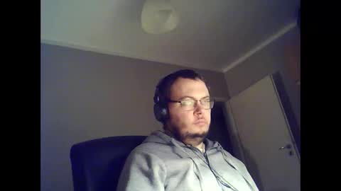 Snapshot of tyradi1991 chatting on December 2024 07:00:01 PM tyradi1991 online show from December 2024 07:00:01 PM