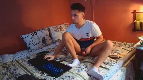 Snapshot of tysonhotswe chatting on October 2025 12:11:01 PM Dennis Nadarevic online show from October 2025 12:11:01 PM