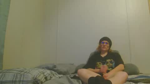 Snapshot of tyyyler93 chatting on December 2024 01:51:01 AM TylerAlternative online show from December 2024 01:51:01 AM