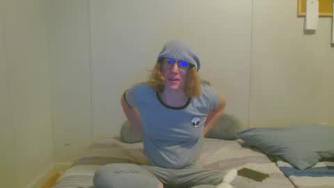 Snapshot of tyyyler93 chatting on January 2025 05:19:01 AM TylerAlternative online show from January 2025 05:19:01 AM