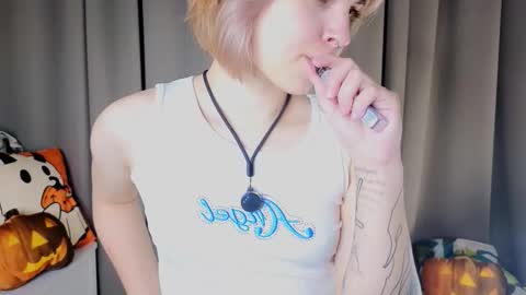 Snapshot of udeleclive chatting on November 2025 03:25:01 PM Polly online show from November 2025 03:25:01 PM