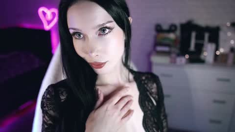 Snapshot of uindi chatting on December 2024 04:47:01 PM Izzy online show from December 2024 04:47:01 PM