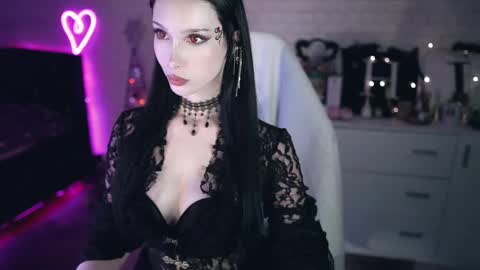 Snapshot of uindi chatting on February 2025 05:32:02 PM Izzy online show from February 2025 05:32:02 PM