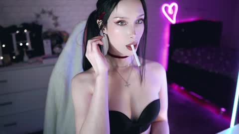 Snapshot of uindi chatting on March 2025 06:56:01 PM Izzy online show from March 2025 06:56:01 PM