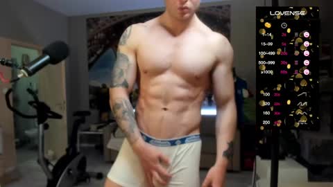 Snapshot of ukgymboy chatting on May 2026 12:32:02 PM James Iron online show from May 2026 12:32:02 PM