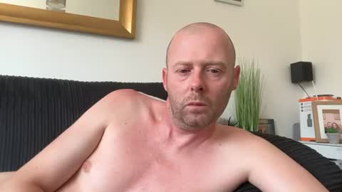 ukmatty3 online show from June 2026 04:11:02 PM