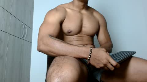 Snapshot of ulisess15 chatting on May 2026 11:50:01 AM Felipe model independent online show from May 2026 11:50:01 AM