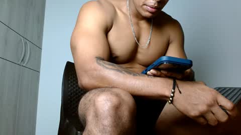 Snapshot of ulisess15 chatting on May 2026 12:12:01 PM Felipe model independent online show from May 2026 12:12:01 PM