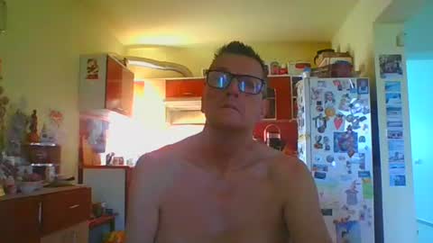 Snapshot of ulmeni4 chatting on June 2026 05:06:01 AM ulmeni4 online show from June 2026 05:06:01 AM