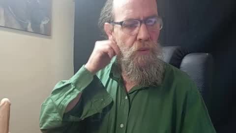 Snapshot of uncle_hottiecb chatting on April 2026 04:48:01 PM Uncle Hottie online show from April 2026 04:48:01 PM