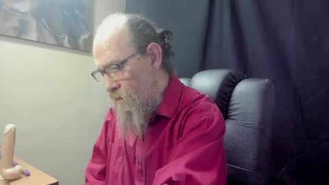 Snapshot of uncle_hottiecb chatting on April 2026 03:42:02 PM Uncle Hottie online show from April 2026 03:42:02 PM