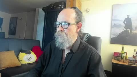 Uncle Hottie online show from June 2026 04:46:02 PM
