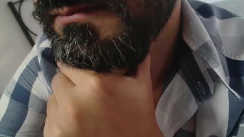 Snapshot of under_thedesk chatting on September 2025 07:35:02 AM Giov online show from September 2025 07:35:02 AM