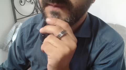 Snapshot of under_thedesk chatting on October 2025 02:34:01 PM Giov online show from October 2025 02:34:01 PM