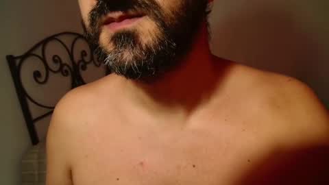 Snapshot of under_thedesk chatting on October 2025 09:37:01 PM Giov online show from October 2025 09:37:01 PM