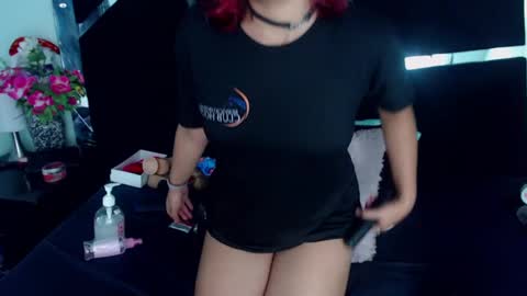 Snapshot of underbaby_ chatting on December 2024 09:50:01 PM UnderBaby online show from December 2024 09:50:01 PM