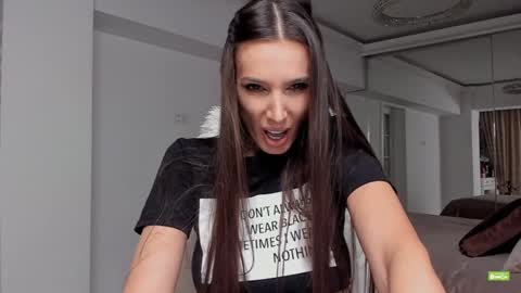 Snapshot of unforgettable_s chatting on December 2024 07:32:02 PM Silvia online show from December 2024 07:32:02 PM