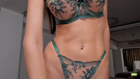 Snapshot of unforgettable_s chatting on March 2025 08:31:02 PM Silvia online show from March 2025 08:31:02 PM