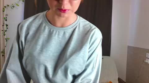 Snapshot of unforgettablehelen chatting on April 2026 10:00:01 AM unforgettablehelen online show from April 2026 10:00:01 AM