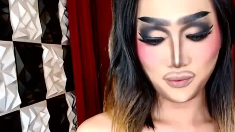QUEEN RUBY online show from June 2026 08:01:01 AM