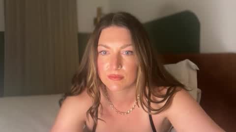 Snapshot of unholyhollyxxx chatting on January 2026 06:40:02 AM Holly online show from January 2026 06:40:02 AM