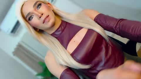 Miss Andrea online show from April 2026 05:54:01 PM