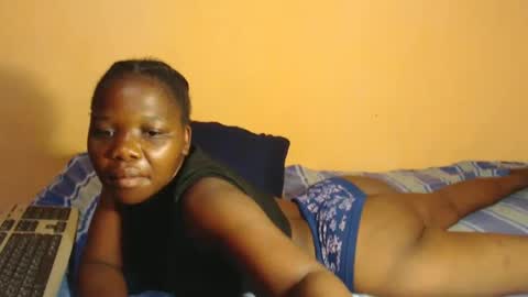 Snapshot of uniquebony chatting on February 2025 11:25:02 PM UNIQUEBONY online show from February 2025 11:25:02 PM