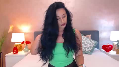 Snapshot of uniquemissy chatting on February 2025 08:37:01 AM Andreea online show from February 2025 08:37:01 AM