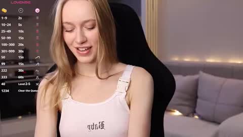 UnnaBella online show from November 2025 07:21:01 PM