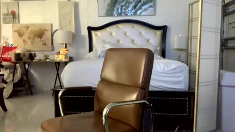 Stepbro online show from February 2025 11:47:02 AM