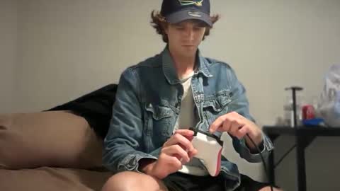 Stepbro online show from September 2025 07:32:02 AM