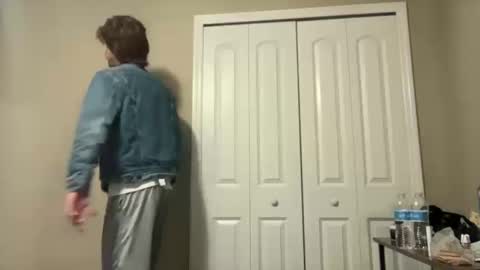 Stepbro online show from October 2025 05:18:01 AM