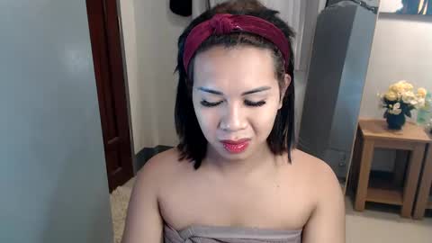 Snapshot of ur_cutiesthotasianxx chatting on December 2024 01:22:01 AM Vee online show from December 2024 01:22:01 AM